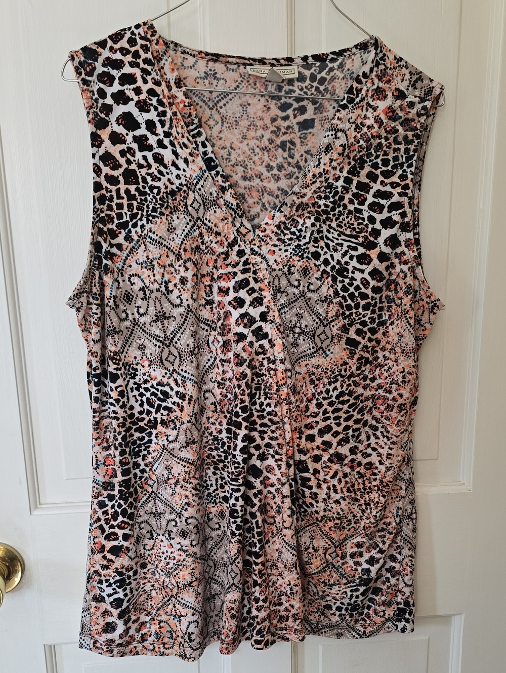 Dana Buchman Sleeveless V-Neck Animal Print Tank Size M